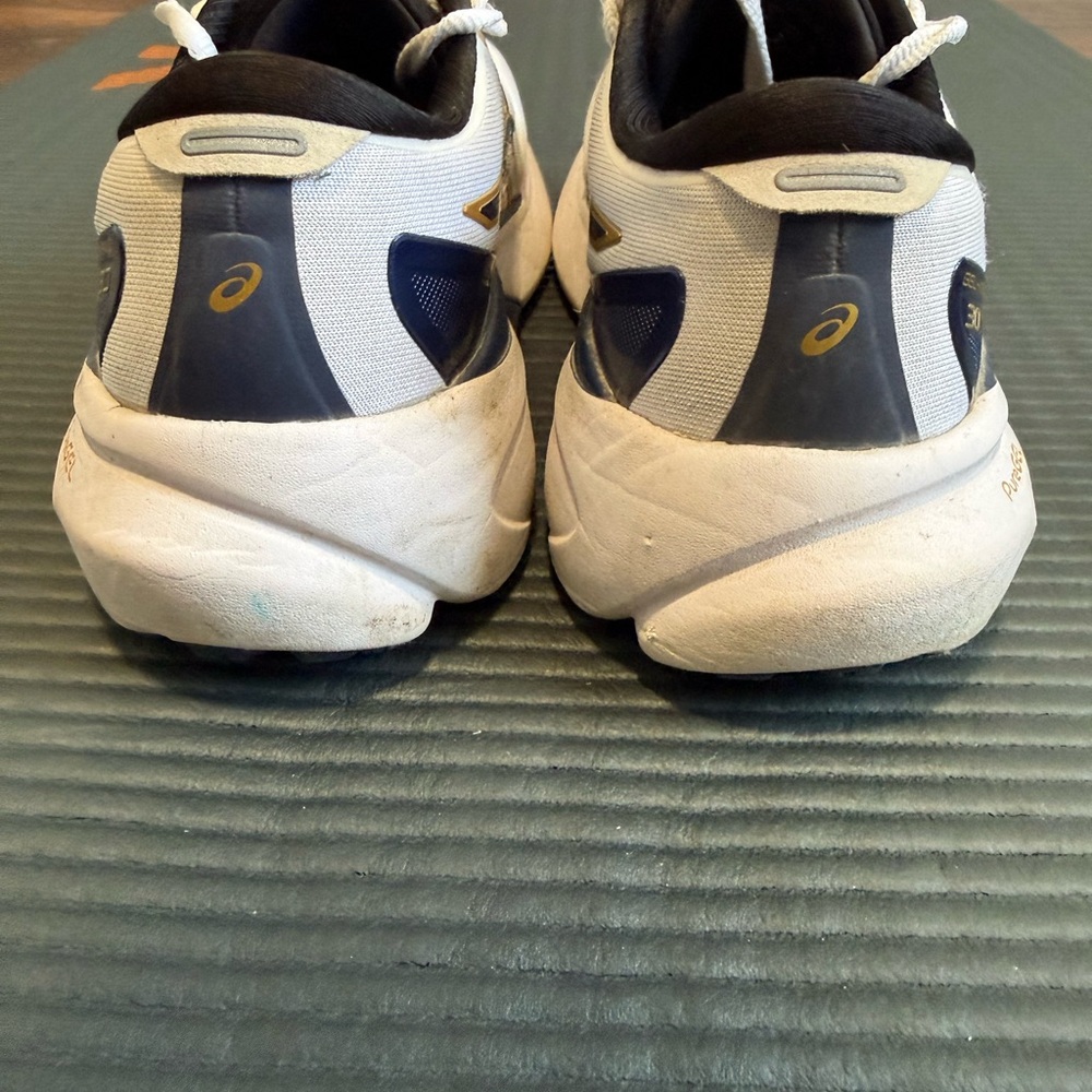 Asics Kayano 30 - Picture 3 of 8
